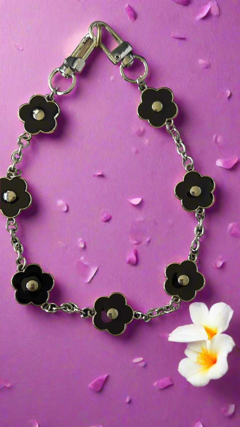 $8 Chains